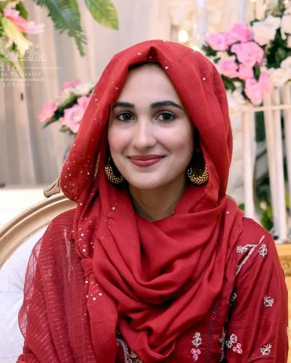 Hira Naz Abbasi, Biology tutor