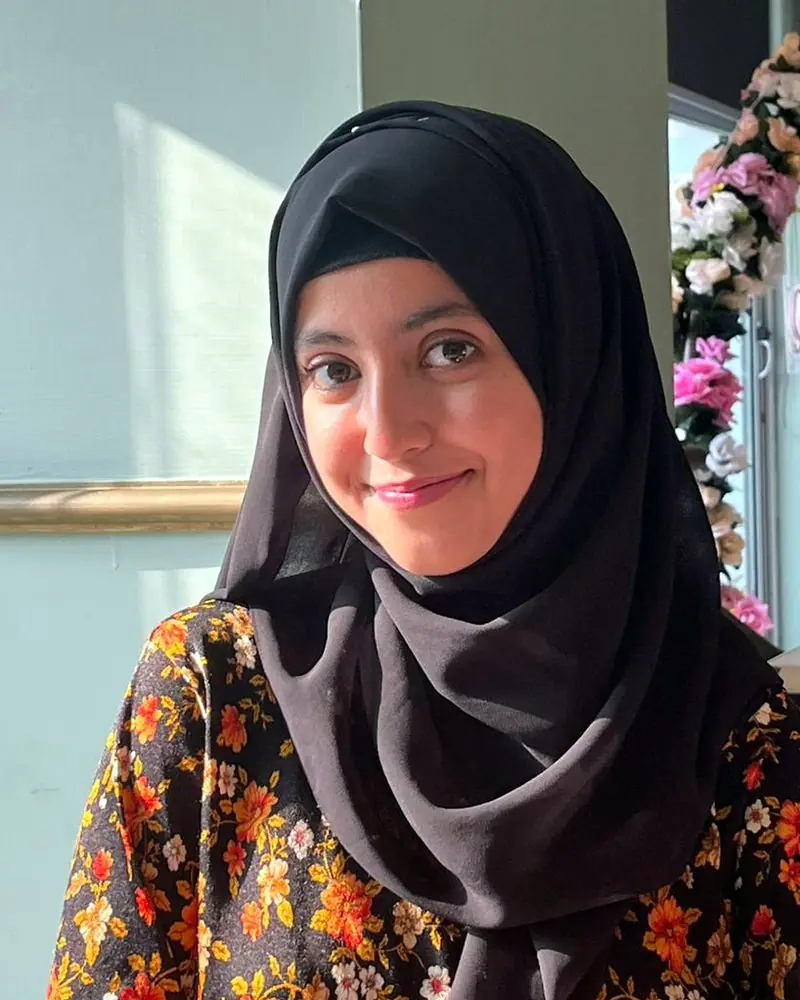 Ms Sara Nargis, Physics tutor